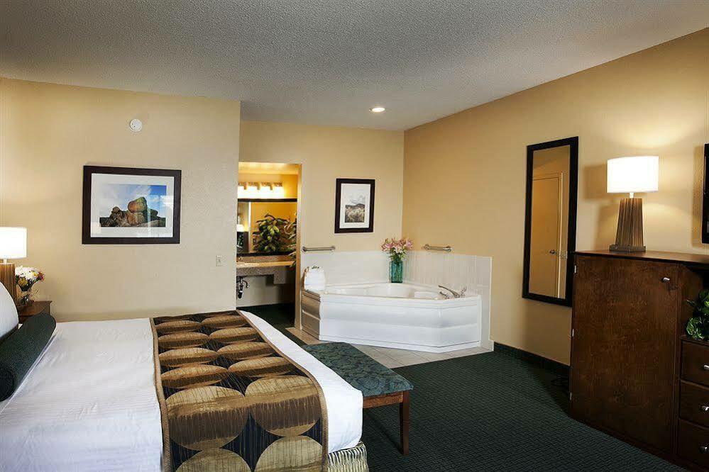 Sure By Western Joshua Tree Hotel 3*